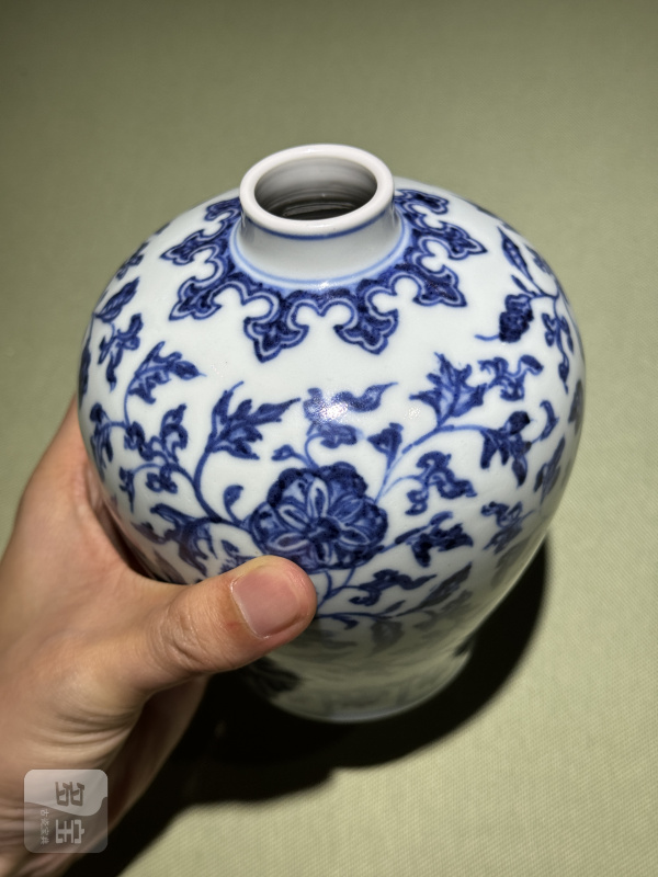 清雍正 御制仿宣窑青花缠枝花卉纹茶叶罐 - 图17
